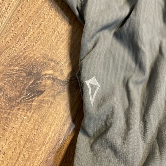 Ivivva Lululemon Girls Gray Elastic Waistband Pleated Live to Move Pants Size 8 - Picture 6 of 6